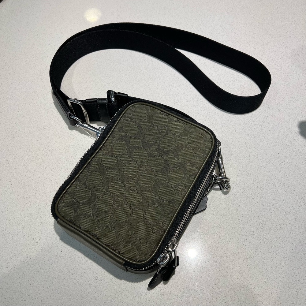 Coach Stanton Crossbody In Signature Jacquard